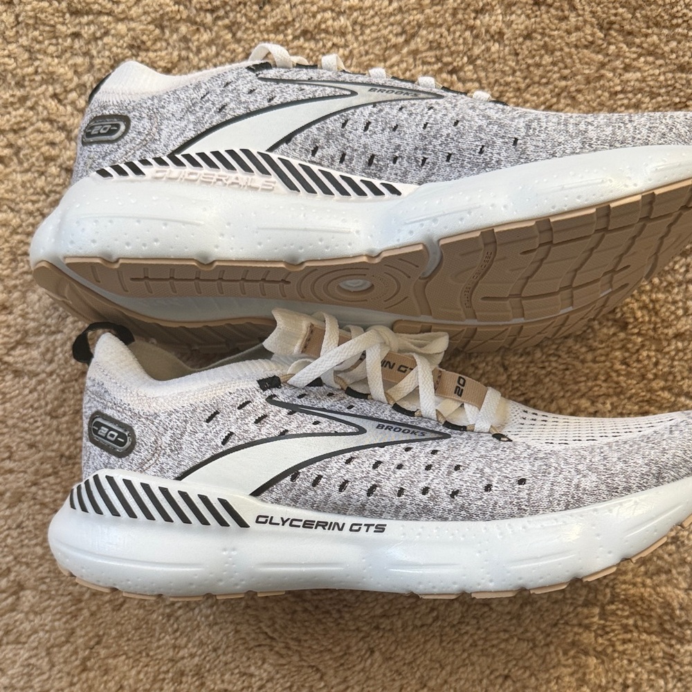 Brooks Glycerin GTS Athletic Shoes in Gray and White. NEVER WORN - Picture 6 of 8